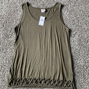 NWT daytrip tank with lattice detail